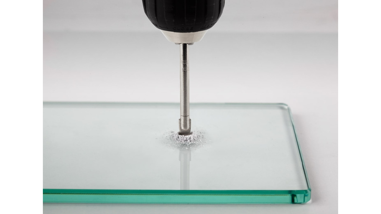 Стекольные работы и сверление отверстий в стекле