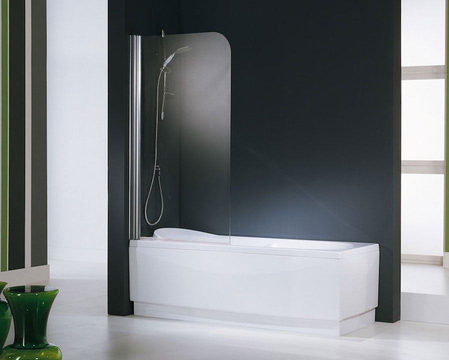 Стеклянная шторка для ванной екатеринбург. Стеклянная шторка для ванной. Ванна со стеклянной шторкой. Стеклянные шторы для ванной.