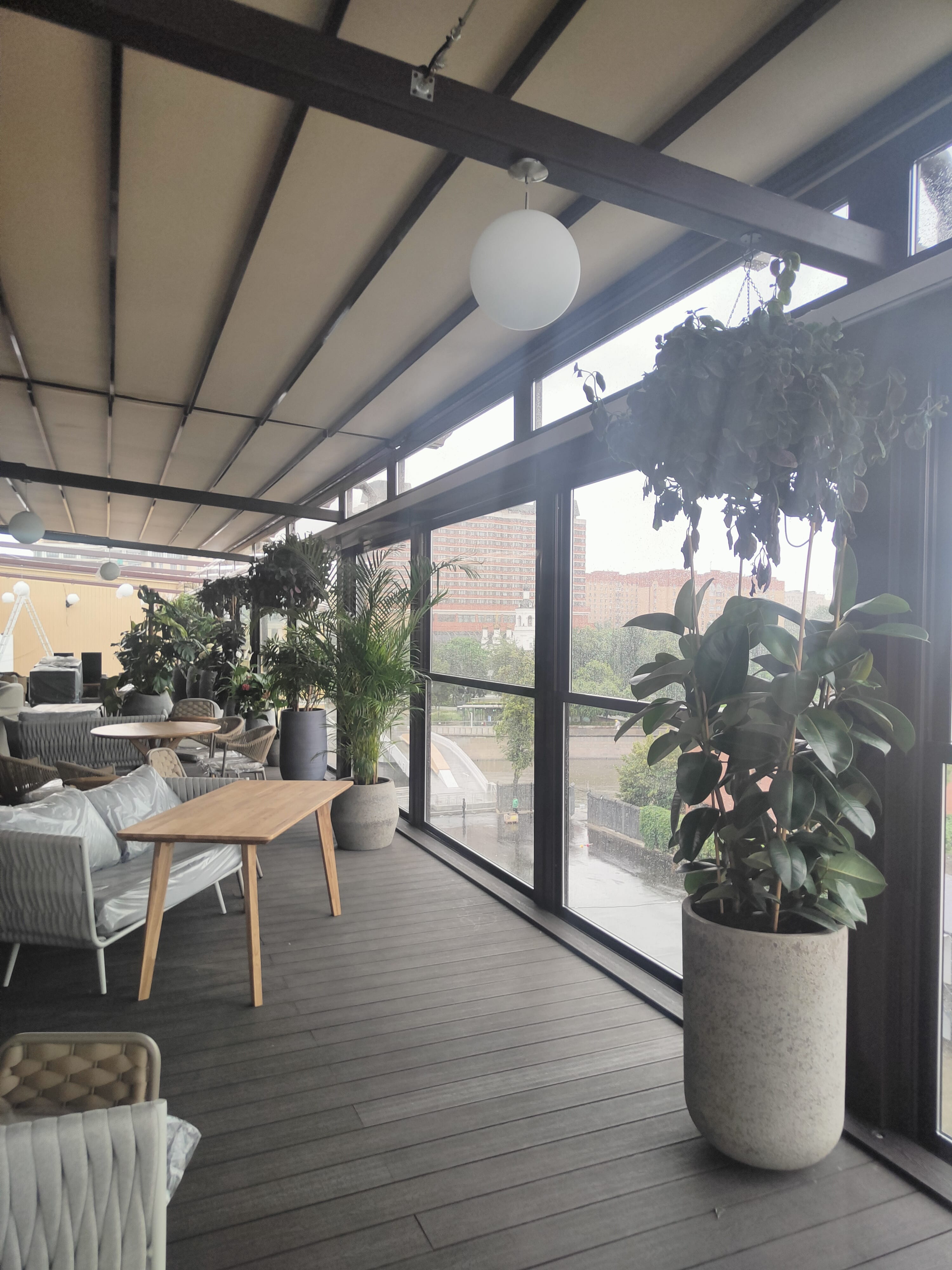 Гильотинное остекление в Москве | Услуги, цены и заказ изделий из закаленного стекла